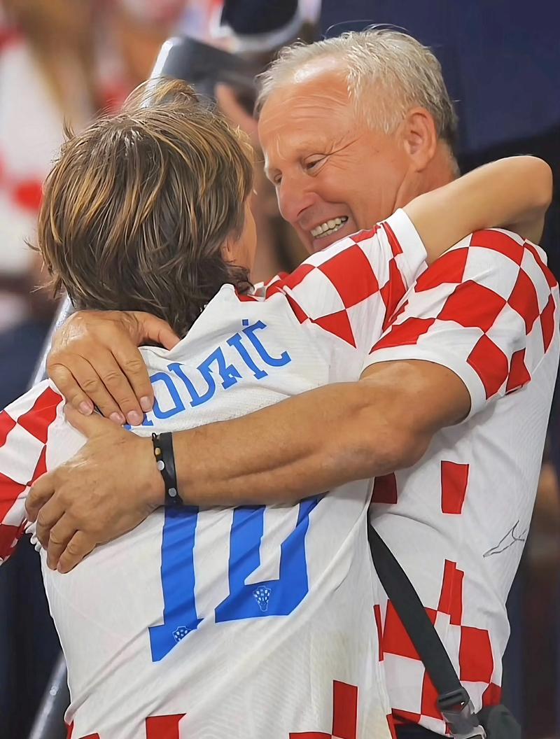 六台爆料皇马更衣室：卡瓦哈尔批裁判被打断，有人说都是狗屁借口