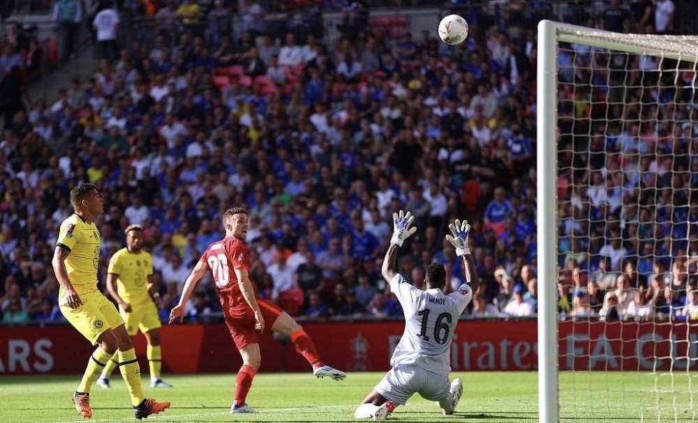 成绩斐然，加斯佩里尼被罗马球迷描绘成魔法师形象画在墙上