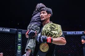 米哈游太懂了!《绝区零》全员满命爆衣立绘图登热搜